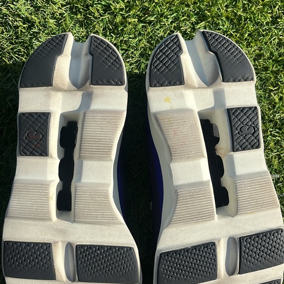 On Cloud Monsters - Picture 11 of 12